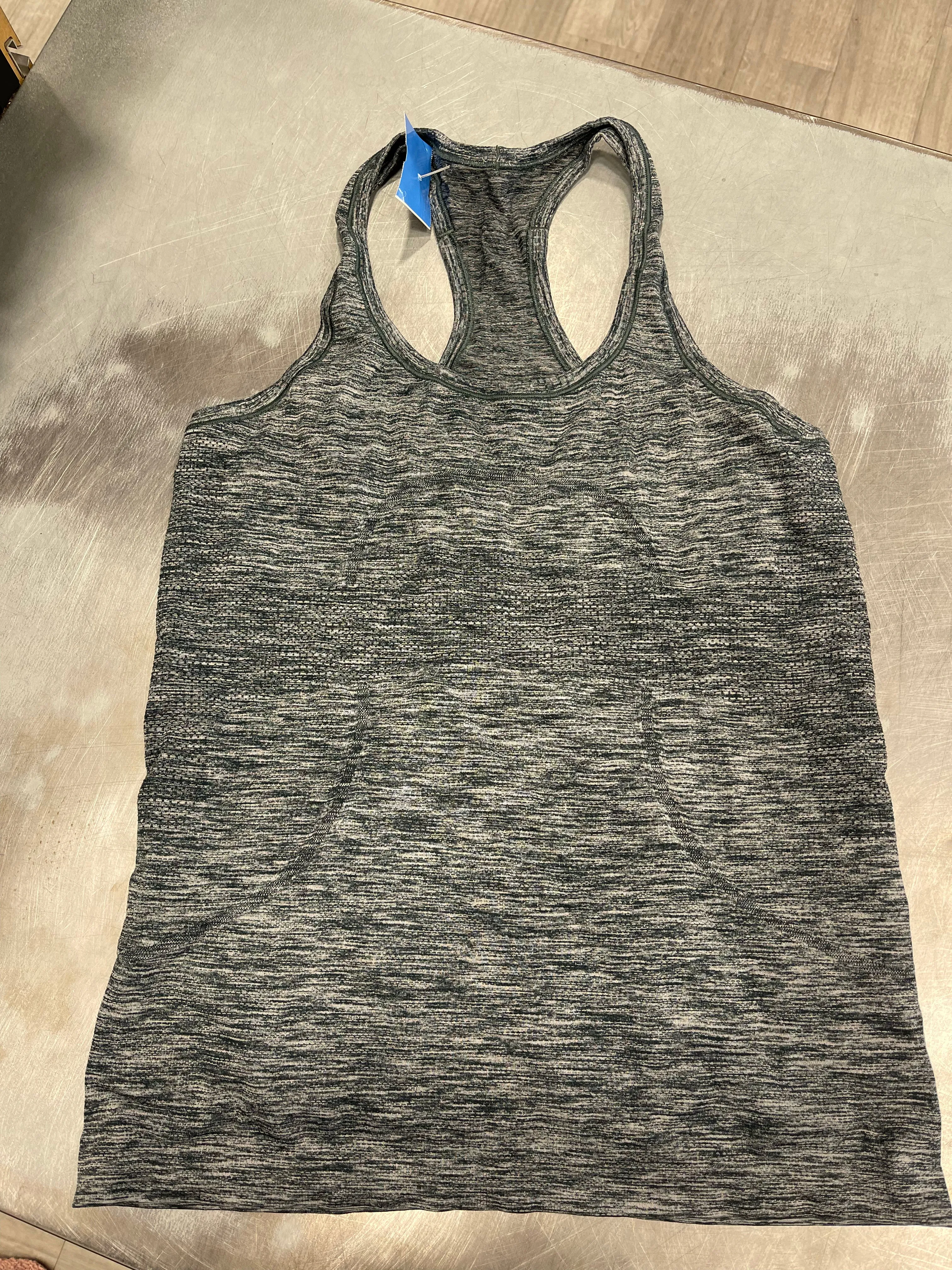 Lulu Lemon tank Size Large 3328